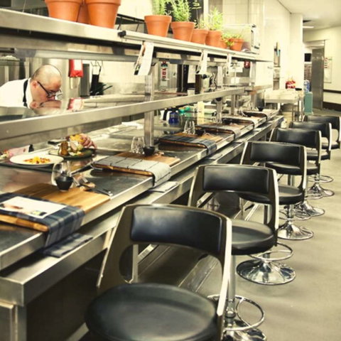 Hilton Cairns - Accommodation in Surfers Paradise 12