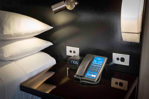 Hilton Cairns - Accommodation in Surfers Paradise 16