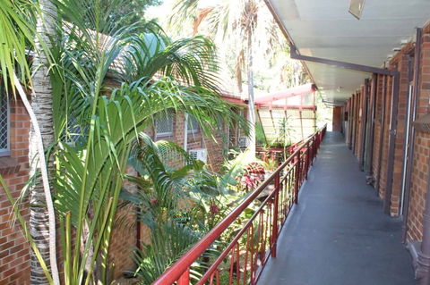 Flinders Motel - Accommodation in Surfers Paradise 2