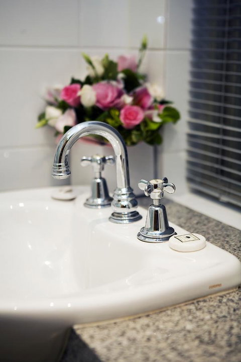 University House - ANU - Accommodation in Surfers Paradise 2