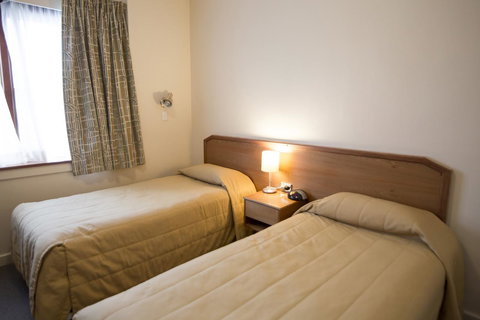 University House - ANU - Accommodation in Surfers Paradise 1