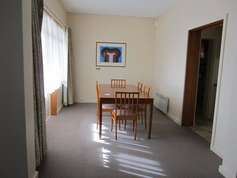 University House - ANU - Accommodation in Surfers Paradise 37