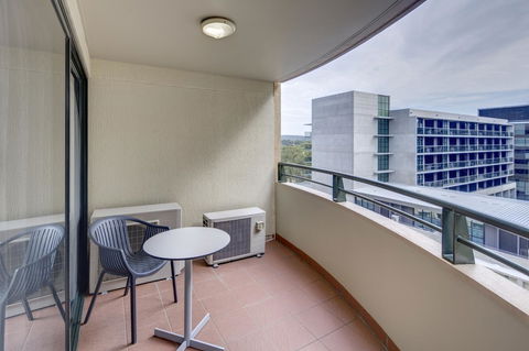 Adina Serviced Apartments Canberra James Court - Accommodation in Surfers Paradise 13