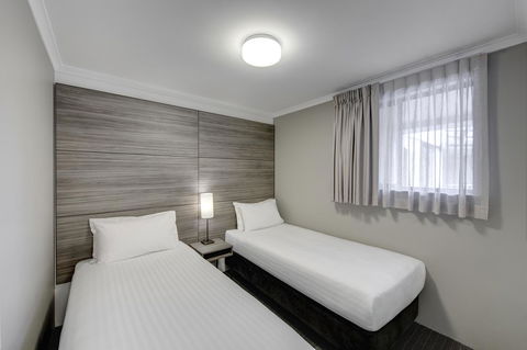 Adina Serviced Apartments Canberra James Court - Accommodation in Surfers Paradise 10