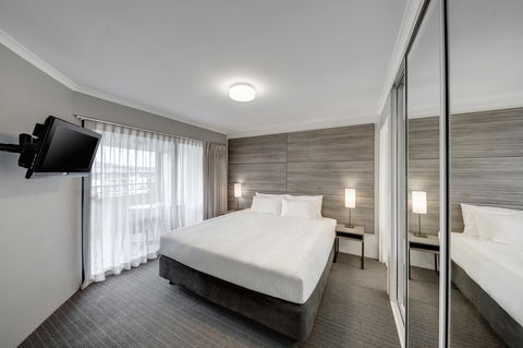 Adina Serviced Apartments Canberra James Court - Accommodation in Surfers Paradise 11