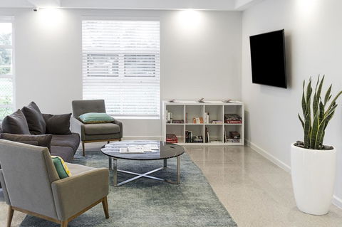 Abode Narrabundah - Accommodation in Surfers Paradise 17