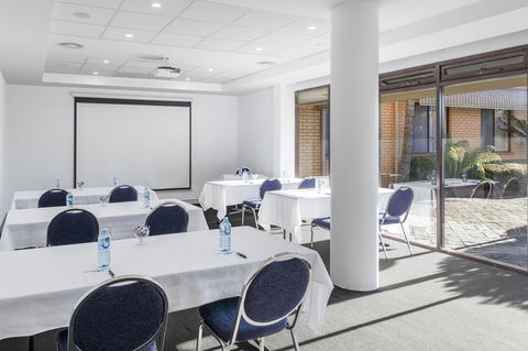Garden City Hotel, Best Western Signature Collection - Accommodation in Surfers Paradise 21