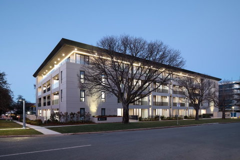 Knightsbridge Canberra - Accommodation in Surfers Paradise 2