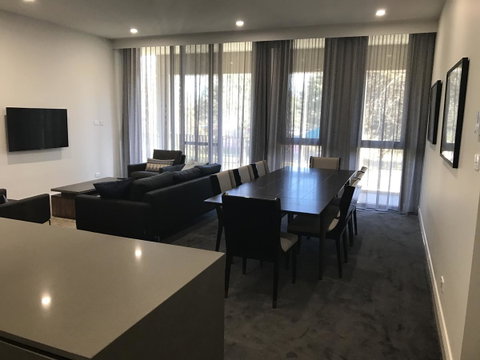 Knightsbridge Canberra - Accommodation in Surfers Paradise 35