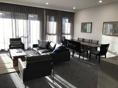 Knightsbridge Canberra - Accommodation in Surfers Paradise 33