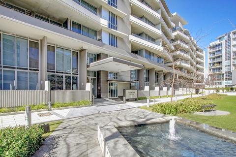 Realm Park 39 Barton ACT - Accommodation in Surfers Paradise 40