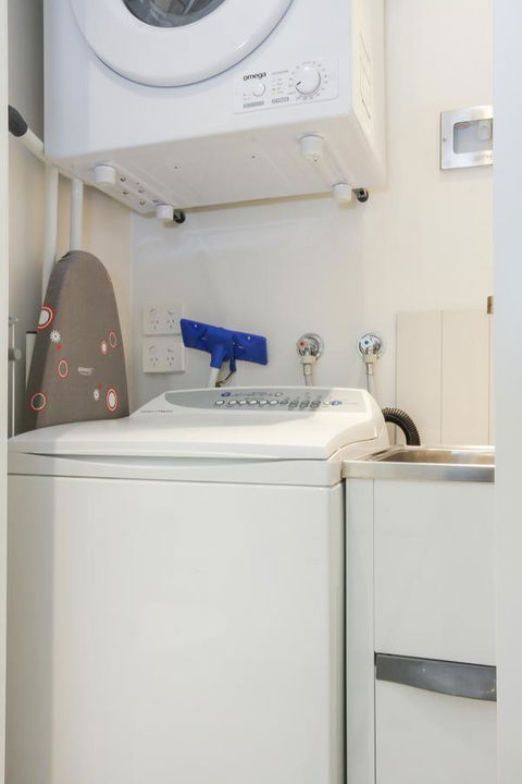 Dockside 4 Kingston ACT - Accommodation in Surfers Paradise 9