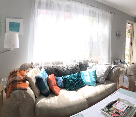 Finches Canberra - Accommodation in Surfers Paradise 13