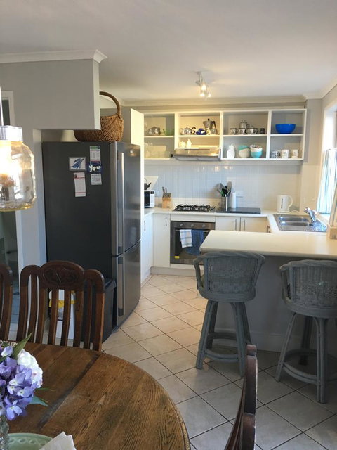 Finches Canberra - Accommodation in Surfers Paradise 17