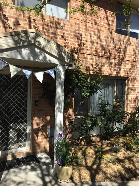 Finches Canberra - Accommodation in Surfers Paradise 31