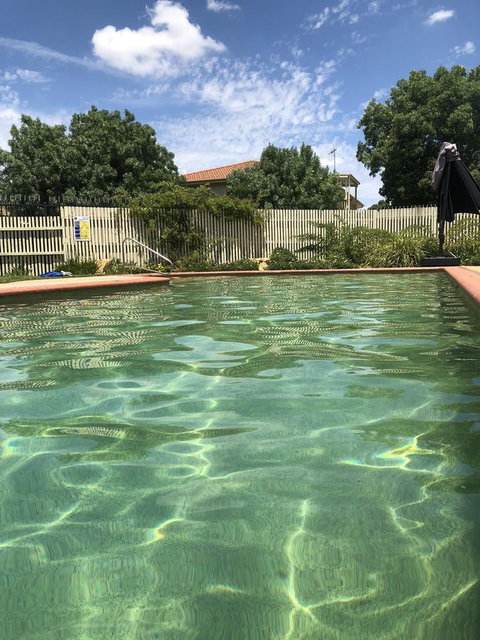 Finches Canberra - Accommodation in Surfers Paradise 1