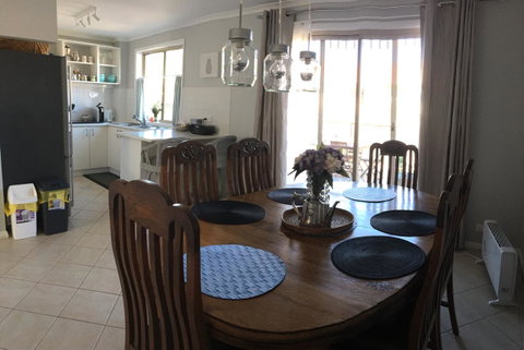 Finches Canberra - Accommodation in Surfers Paradise 20