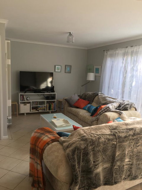 Finches Canberra - Accommodation in Surfers Paradise 15