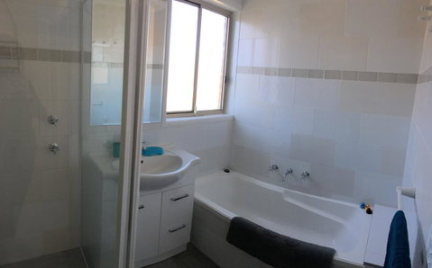 Finches Canberra - Accommodation in Surfers Paradise 22