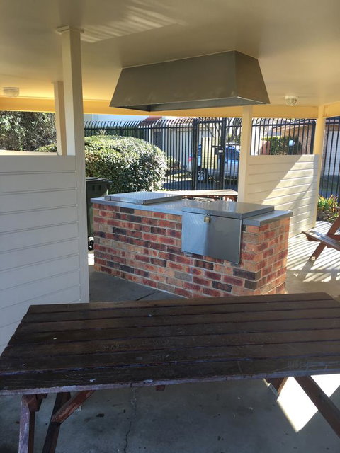 Finches Canberra - Accommodation in Surfers Paradise 27
