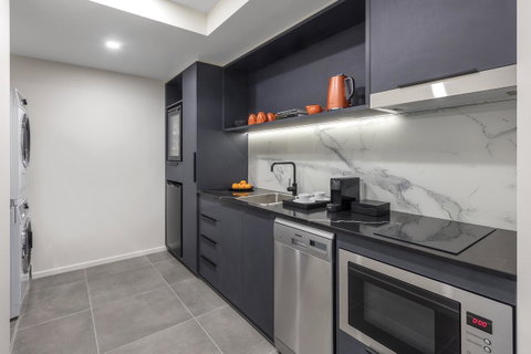 Deco Hotel Canberra - Accommodation in Surfers Paradise 8