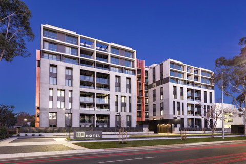 Deco Hotel Canberra - Accommodation in Surfers Paradise 0