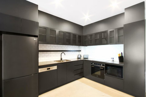 Accommodate Canberra - Parbery - Accommodation in Surfers Paradise 2