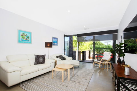 Accommodate Canberra - Parbery - Accommodation in Surfers Paradise 1