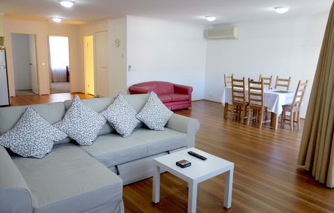 Kingston Comfy Apartment - Accommodation in Surfers Paradise 3
