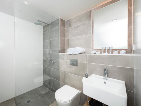 Abode Kingston - Accommodation in Surfers Paradise 6