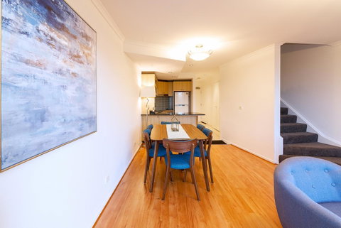 ALLARA CANBERRA - Accommodation in Surfers Paradise 3