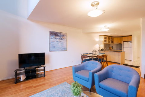 ALLARA CANBERRA - Accommodation in Surfers Paradise 1
