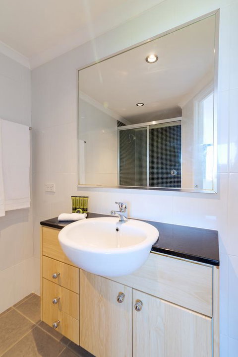 ALLARA CANBERRA - Accommodation in Surfers Paradise 13