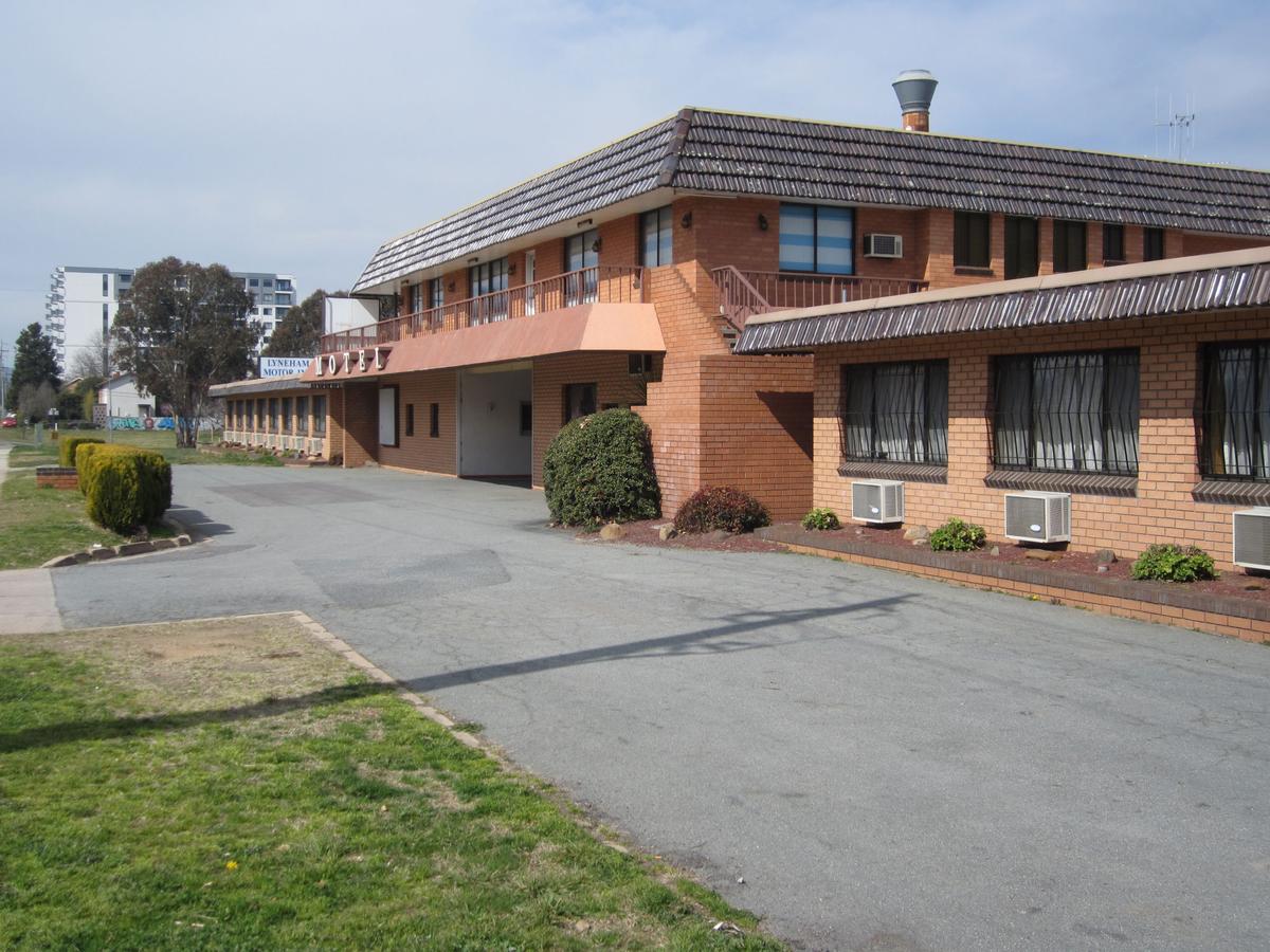 Lyneham ACT Accommodation in Surfers Paradise