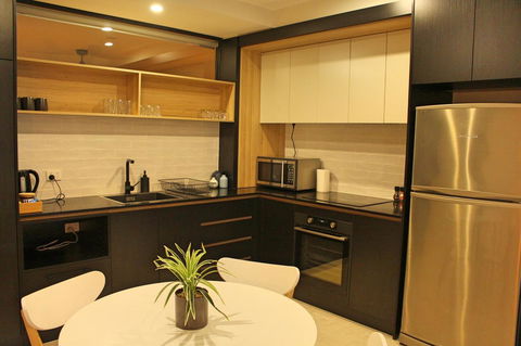 Stylish, Modern, Cute As A Button - Braddon CBD - Accommodation in Surfers Paradise 0
