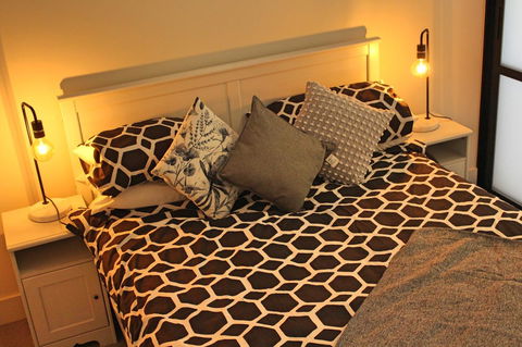 Stylish, Modern, Cute As A Button - Braddon CBD - Accommodation in Surfers Paradise 12