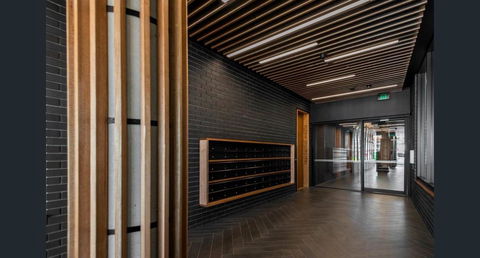 Stylish, Modern, Cute As A Button - Braddon CBD - Accommodation in Surfers Paradise 1