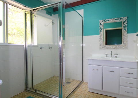 Bally High, 20 Dulconghi Street - Accommodation in Surfers Paradise 4
