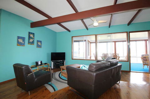 Bally High, 20 Dulconghi Street - Accommodation in Surfers Paradise 14