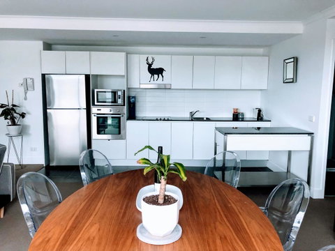 Staying Places - The Avenue - Accommodation in Surfers Paradise 7