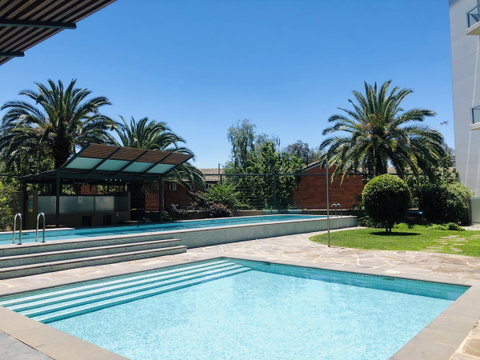 Staying Places - The Avenue - Accommodation in Surfers Paradise 1