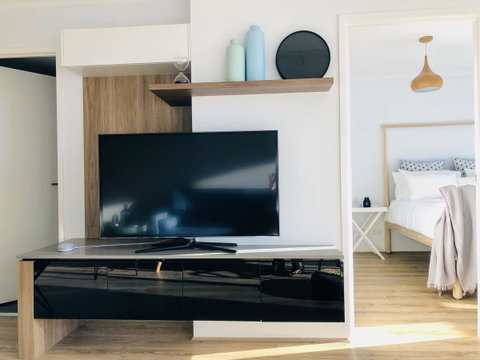 Staying Places - The Avenue - Accommodation in Surfers Paradise 9