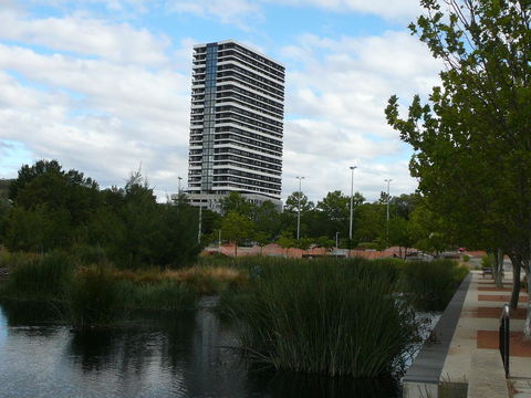 3BR Executive Apartment With Lake And Mountain Views - Accommodation in Surfers Paradise 6