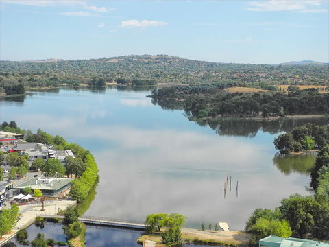 3BR Executive Apartment With Lake And Mountain Views - Accommodation in Surfers Paradise 0