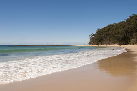Mollymook Beachfront Penthouse 9 - Accommodation in Surfers Paradise 0