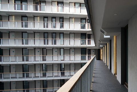 Canberra Luxury Apartment 3 - Accommodation in Surfers Paradise 19