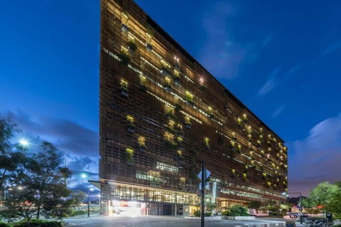 Canberra Luxury Apartment 3 - Accommodation in Surfers Paradise 12