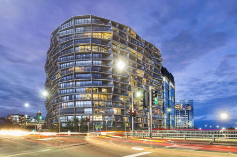 Canberra Luxury Apartment 3 - Accommodation in Surfers Paradise 33