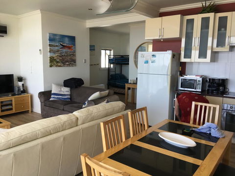 Crystal Blue Apartment - Accommodation in Surfers Paradise 23