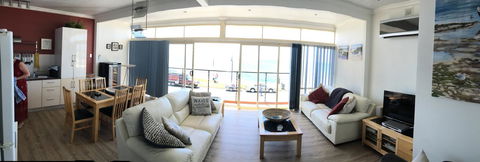 Crystal Blue Apartment - Accommodation in Surfers Paradise 32